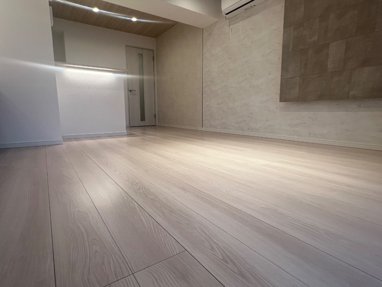 【施工後】東京都葛飾区 リノベーション済みマンション Ｓ様邸 ガラスフロアコーティング施工事例 M&Mフロアコーティング施工済み