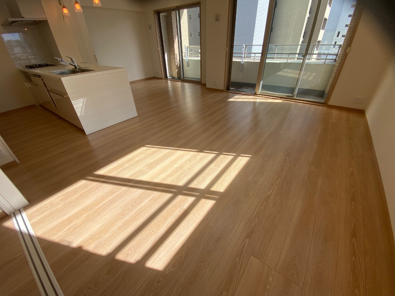 【施工後】東京都台東区 リノベーション済みマンション Ｓ様邸 ガラスフロアコーティング施工事例 M&Mフロアコーティング施工済み